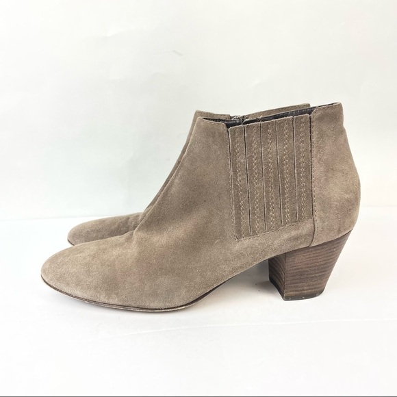 AQUATALIA taupe Nubuck Leather Stacked Block Heel Round Toe Anklw Booties Sz 10 - Picture 1 of 8